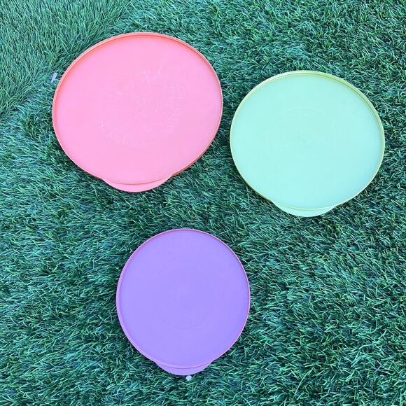 Tupperware Round Lids Set of 3 | 3092B-1, 3094B-2, 3096B-5 - Picture 2 of 8